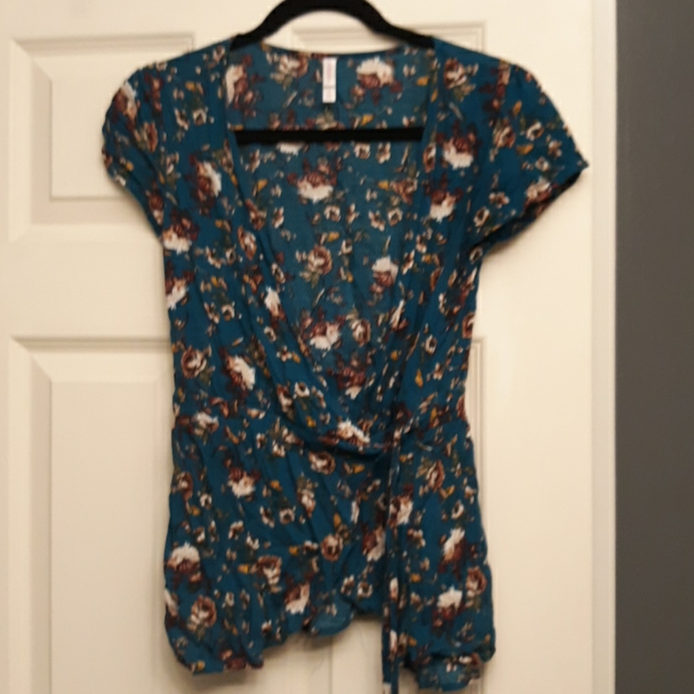 EUC wrap front floral blouse